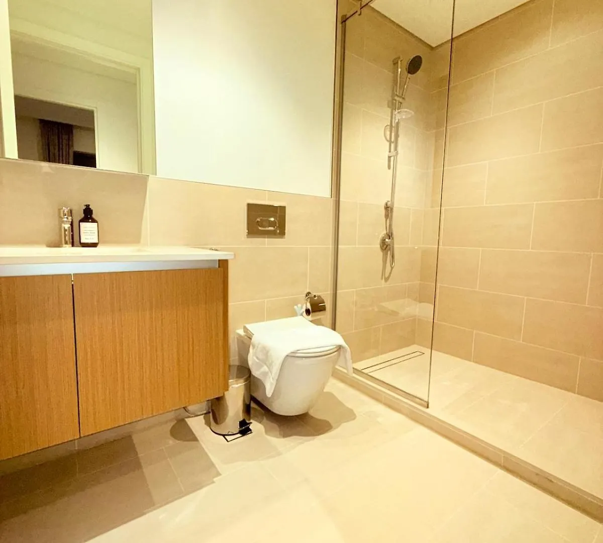 1 Bed With Private Beach Access In Dubai Creek Harbour Apartman
